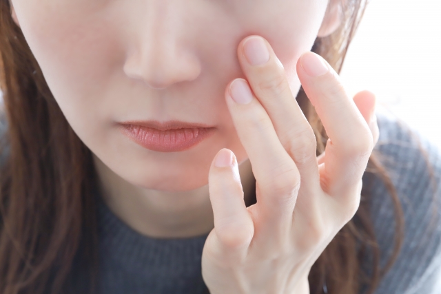 【美肌コラム更新しました】冬は「外側のケアだけじゃ追いつかない」 透明感と回復力を底上げする ― 高濃度ビタミンC点滴 × 栄養解析 ―