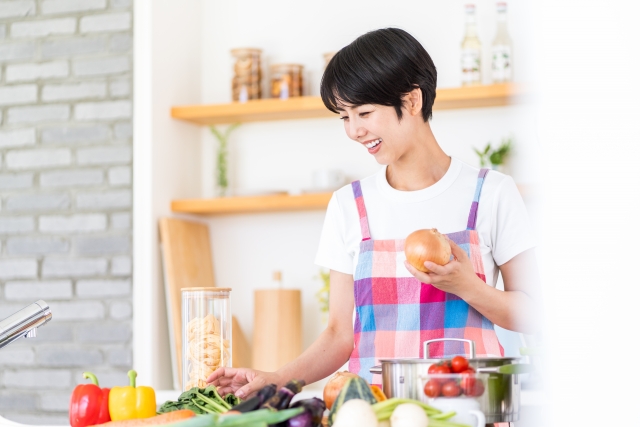 POINT 02：「カロリーを削る」より「栄養を整える」発想に切り替える